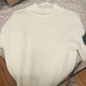 h&m white sweater